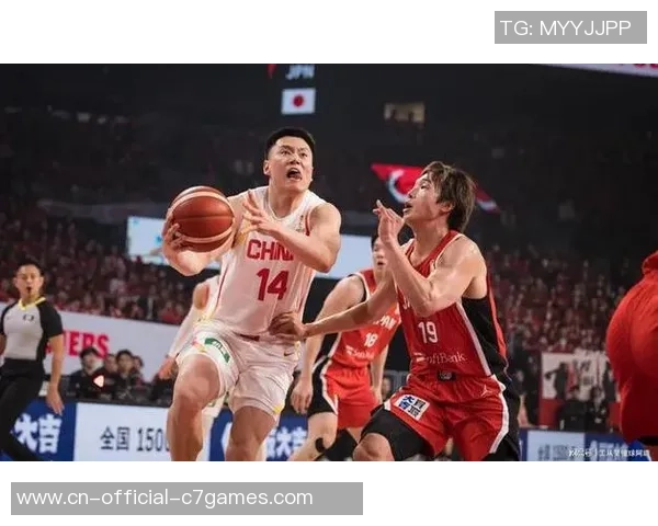 捂脸咆哮！李弘权三分12中10狂轰40+10 两战64分能获郭导喜爱否？